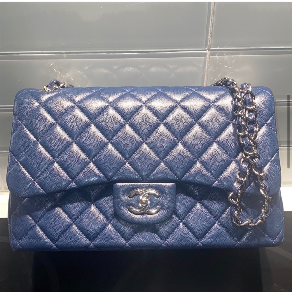 Classic Chanel Jumbo Double Flap